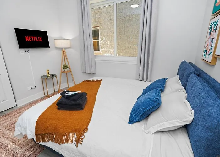 Апартаменты Cozy 3br Retreat Sleeps 8 With Free Parking Near Of Illinois Chicago, Medical District & West Loop
